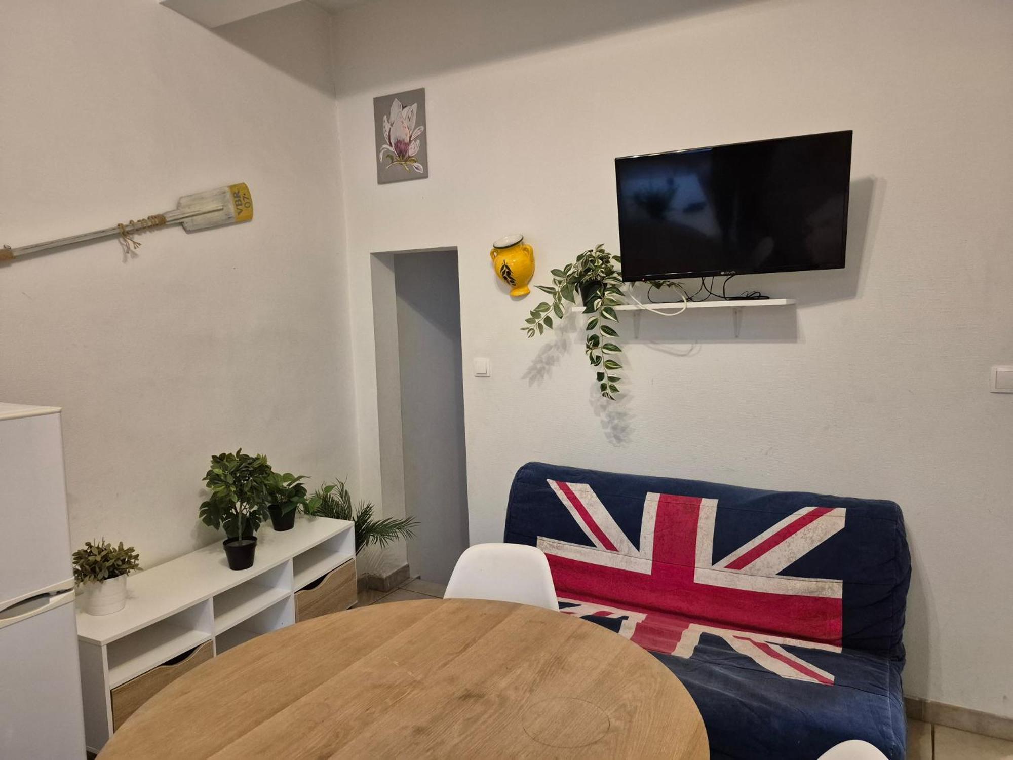4 Voyageurs Avec Terrasse Et Wifi * Carcassonne